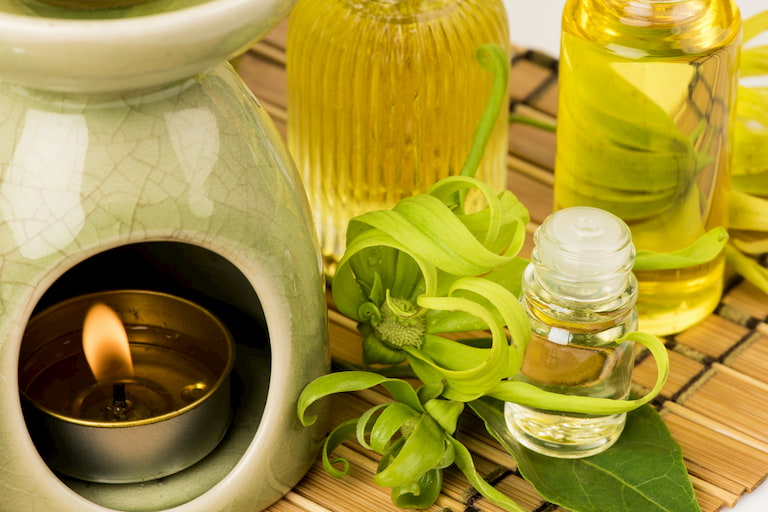 ylang-ylang-essetial-oil