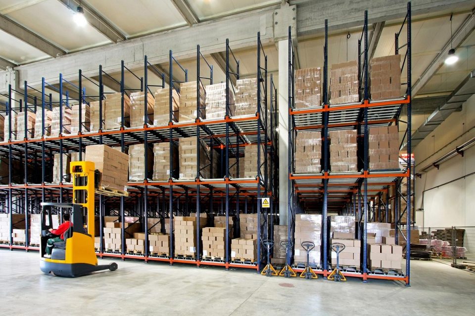 material-handling-equipment-warehouse-vertical-storage-shelves-960x640.jpg