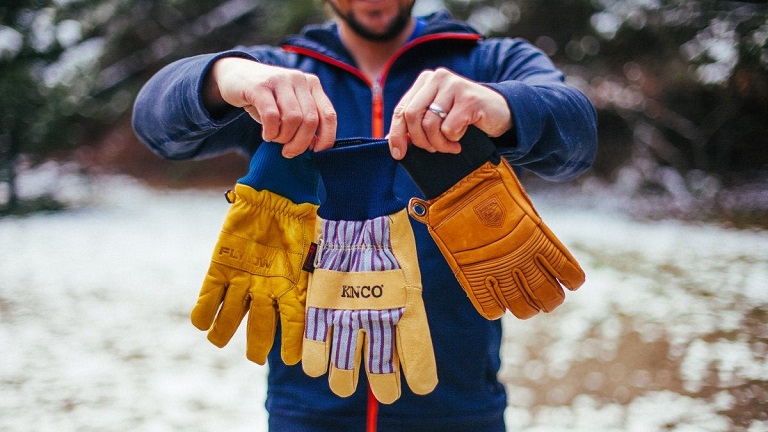 Different types of snow gloves