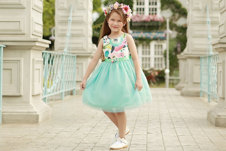 Little girl's dress