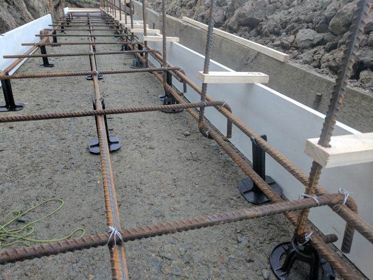 building-a-retaining-wall-with-starter-bars