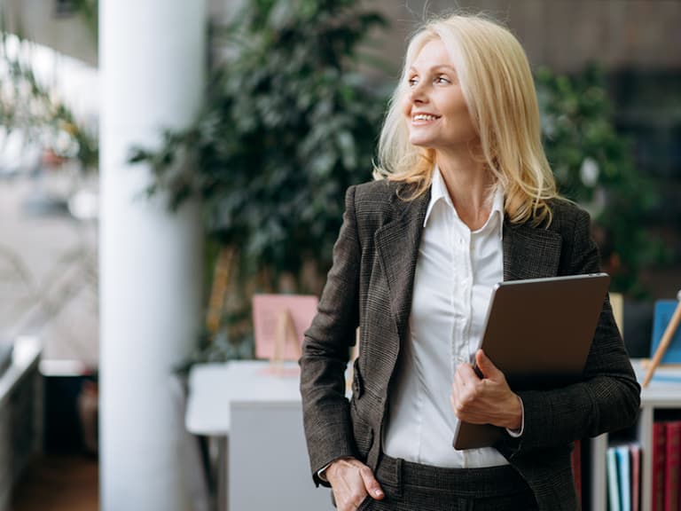 woman wearing fashionable stylish blazer