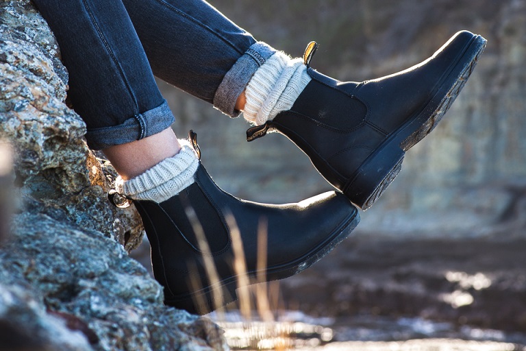 woman wearing comfortable black Blundstone boots