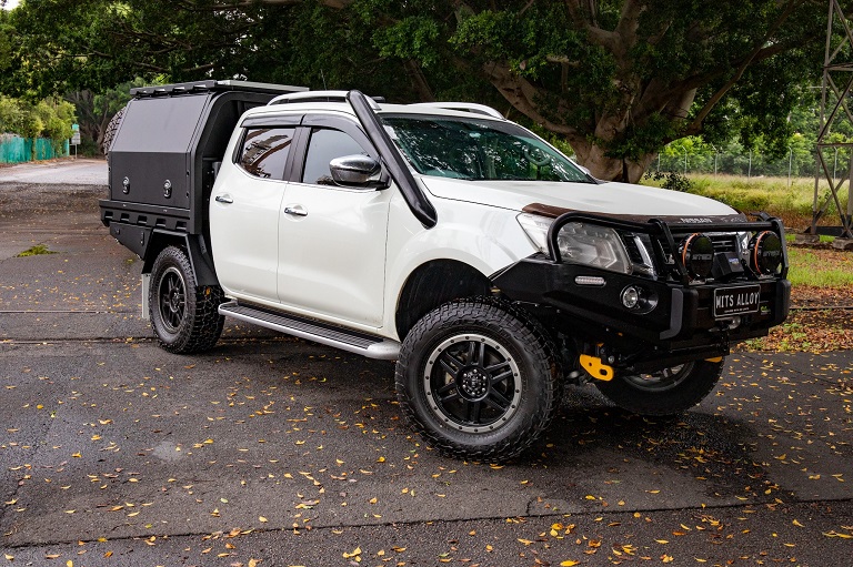 Nissan Navara d40 with accessories