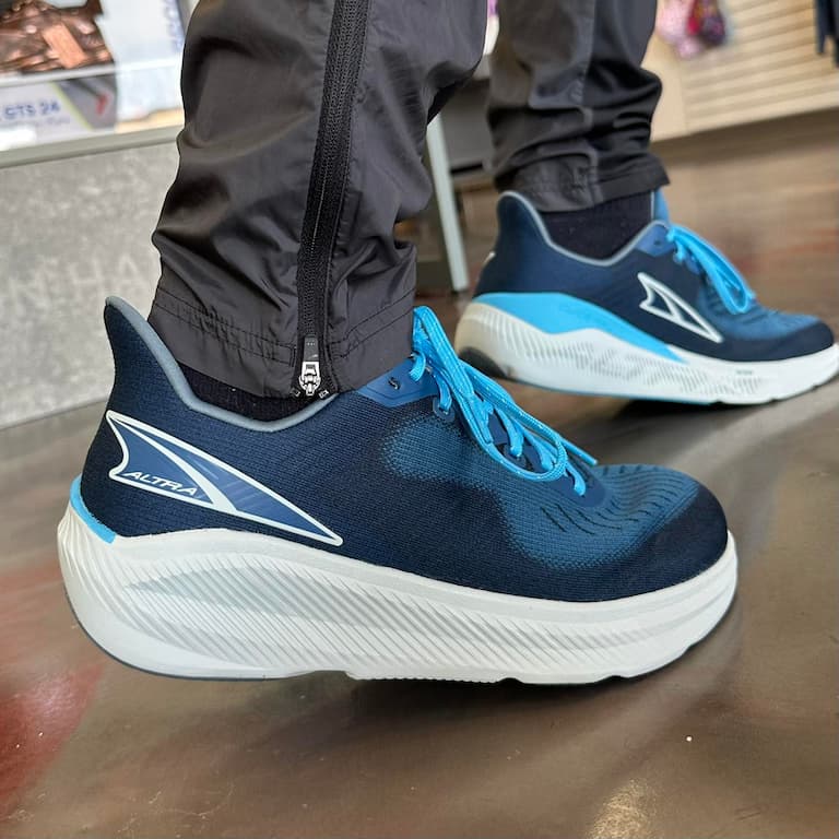 men-sneakers-run