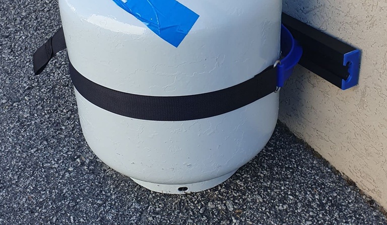 gas bottle holder